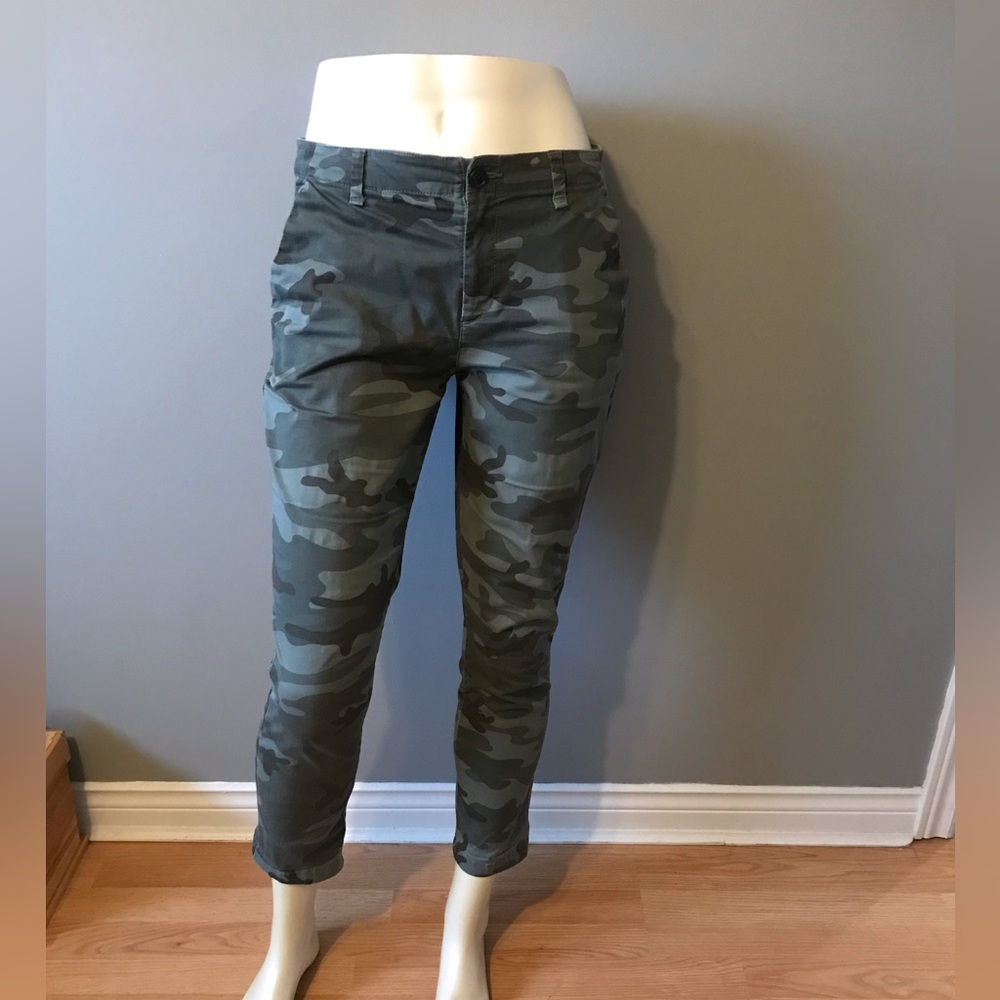 Gap Girlfriend Khaki Camouflage Pants